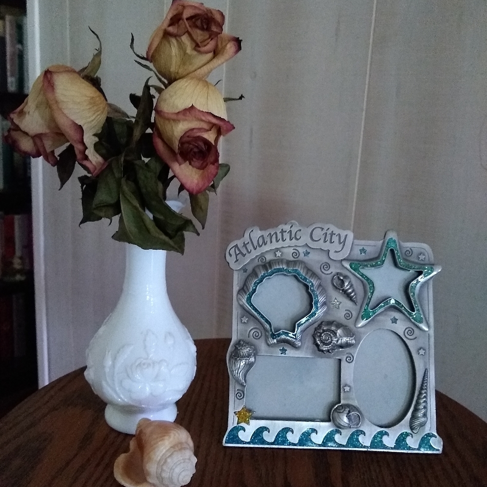 Metal Atlantic City Picture Frame 6" Tall x 5 1/2" Wide